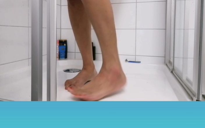 Sarah and stepsis top 10 compilation. close ups: Mijn stiefzus stopt 7 dildo's in en ik zuig aan haar...