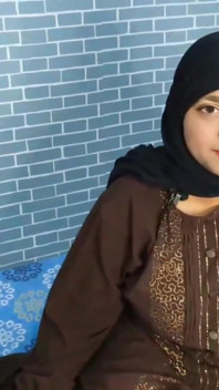 Pobre muçulmana hijab menina fodida por produtor de vídeo pornô por dinheiro