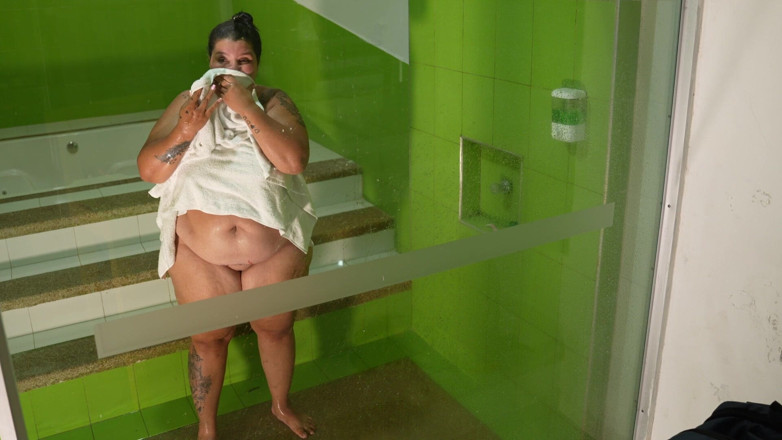 Lexly_16: Ma voisine entre chez moi et c’est arrivé sous la...