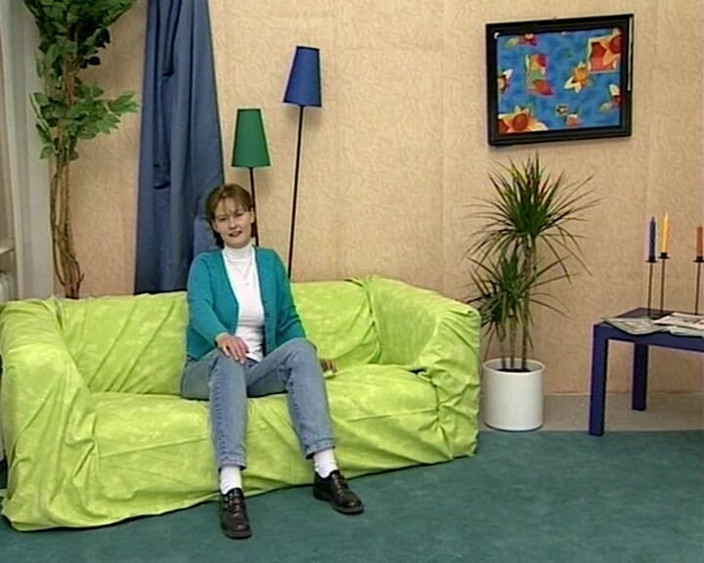 YOUR FIRST PORN: Stefanie si masturba davanti alla telecamera per la prima volta