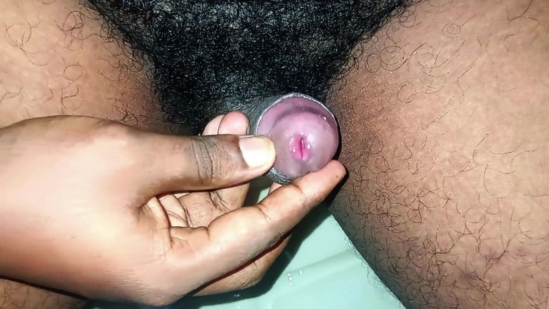 rahuman: Sólo masturbace s velkým čůrákem