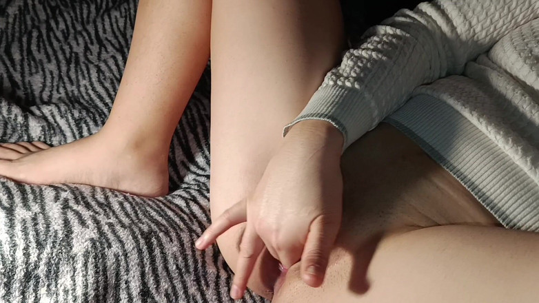 OniSoi: Самотня корейська матуся з маленькою ідеальною пиздою