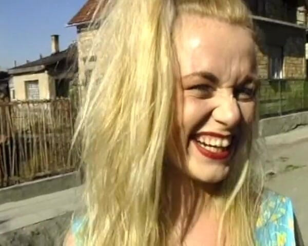 Deutsche Madchen: Fată germană blondă care primește spermă caldă pe față