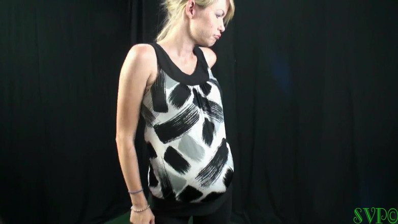 Pregnant amateurs: Nudist MILF, 9 Months Pregnant and Ready to Pop