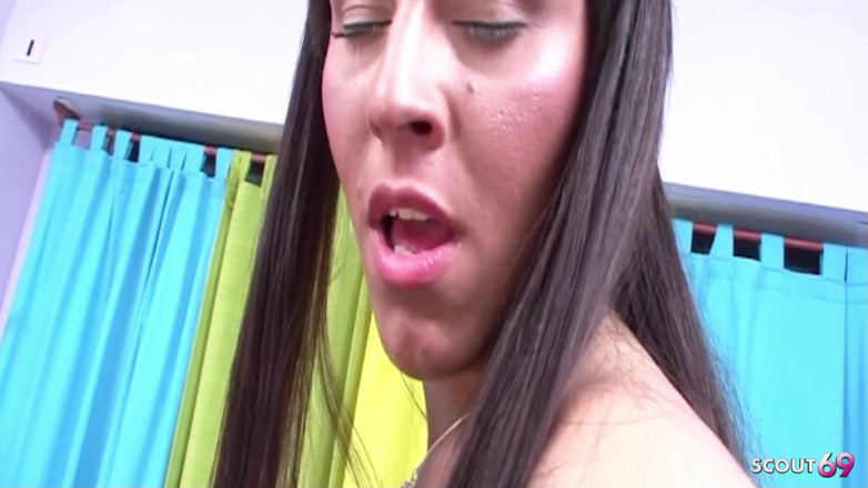 Shemale TS Collection: 섹시한 금발 트랜니의 핫한 쉬멜 쓰리섬