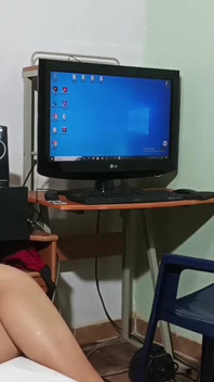 Moje nevlastní sestra vždy najde způsob, jak mě svést, i když předstírá, že ne.
