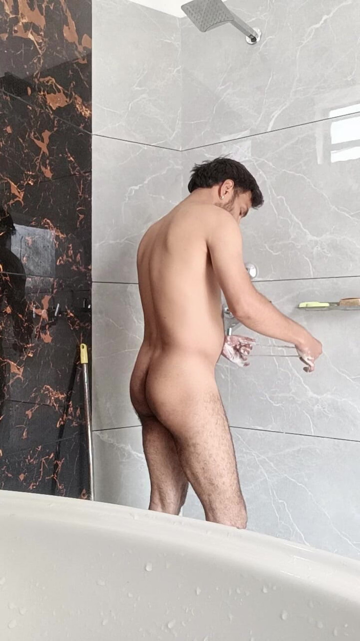 Rajasthani-old-lover: 라이브 친구들과 자위를 즐기는 인도 핫한 남자