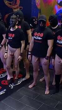 Sperm Servisi - Büyük Memeli Ateşli Esmer Vahşi Grup Sekste Birden Fazla Adamla Sikişiyor