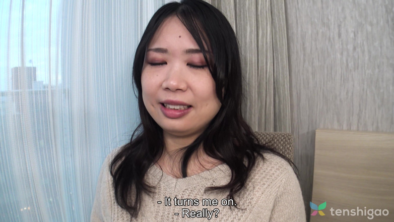 Tenshigao: 도쿄에서 외부 섹스를 찾는 바람피는 마누라 사쿠라바 카오리