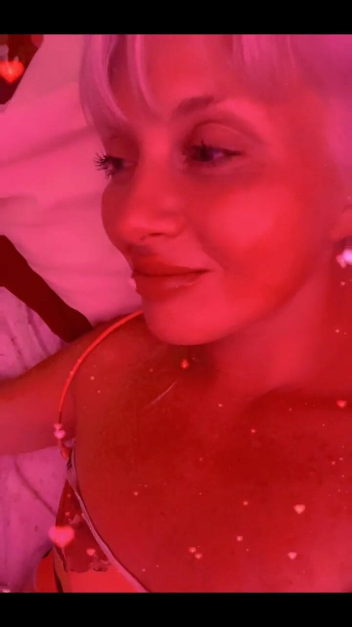 PaintedRose: शीर्ष पर कौन है?