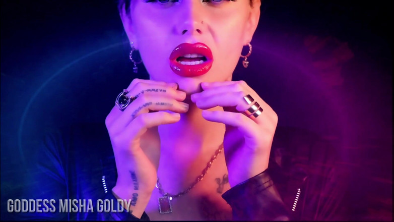 Goddess Misha Goldy: Це не твоя рука! Мої губи рухаються на вашому члені вгору і вниз зараз!