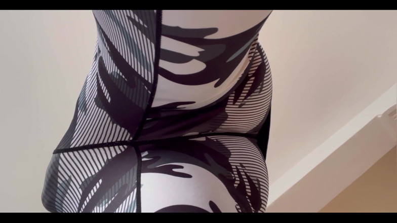 Twohotb: New Gym Pants