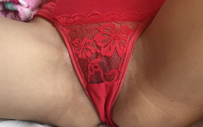 Casal Sapeka CE: Netflixを見て、彼女の猫にコックを取る妻