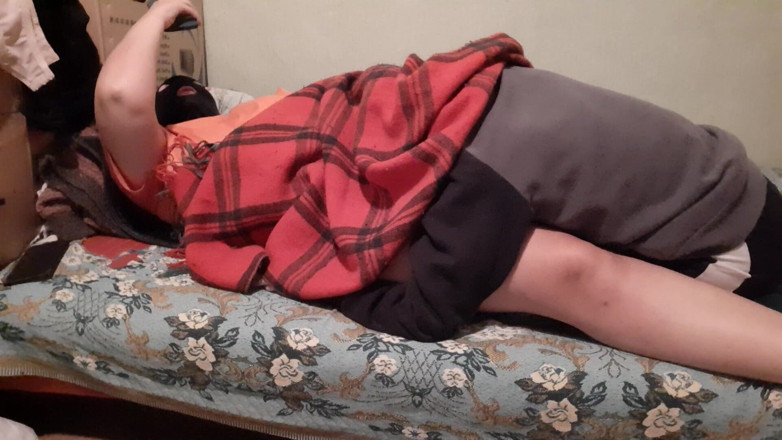 Lesbian-candys: Wenn meine freundin meine muschi leckt, sehe ich mir Porno-Videos...