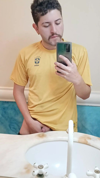 Marcosninfo: Si mostra nel bagno della chiesa