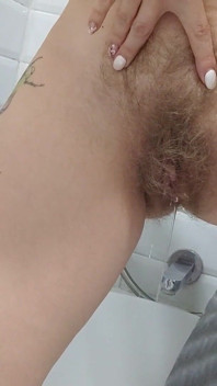 ฉี่ในห้องน้ำกับเย็ดนมยั่วๆ