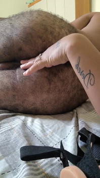 Doigtage anal dans son cul
