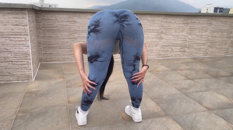 Sweetkimmi: 運動中に素敵なチンコを抱いてレギンスを破ってしまいました