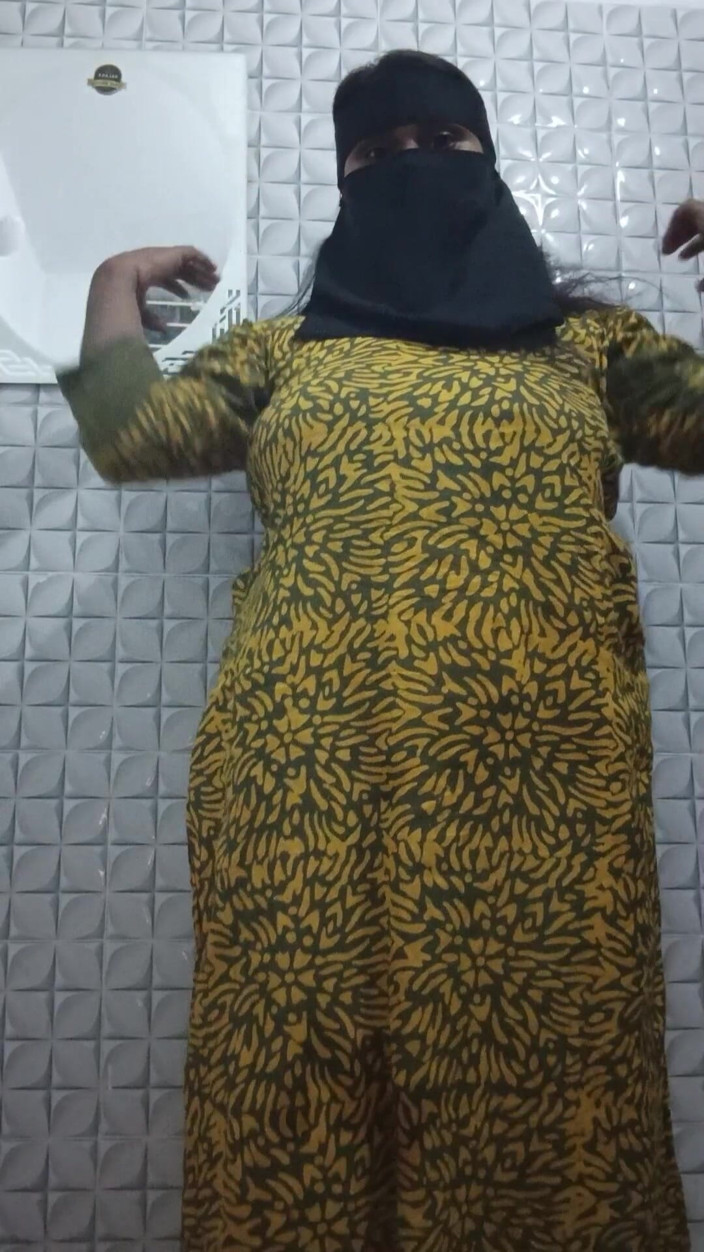 Tabasum studio: Desi Girl Relaxing Bath Time