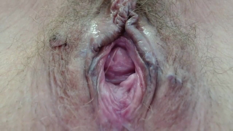 ANGELA_LADY: The MILF Decided to Do Exercises and Her Hairy Cunt...