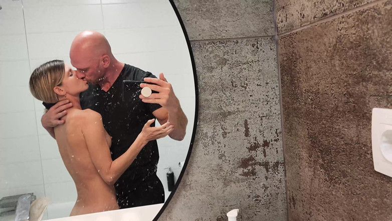 Johnny Sins: Ganz natürlicher und russischer schätzchen-hintern-call - Gina gerson