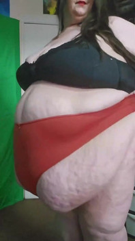 SSBBW ยักษ์หญิงเดินในกางเกงในสีแดงรัดรูป