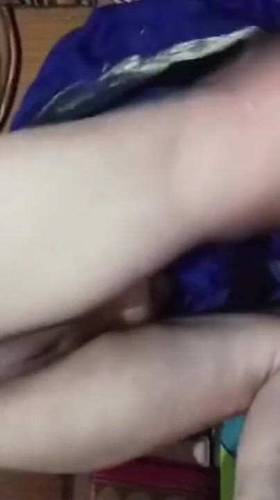 Kavita69: Indiancă bhabhi futută prima dată în sari și spermă în pizda lui Inher