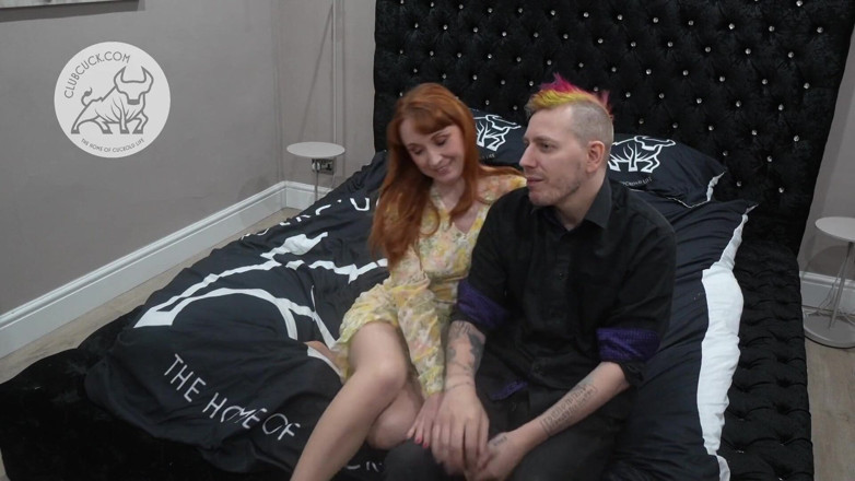 Clubcuck - cuckold: Крісло рогоносця 25 Лілі Збочена, очищення від кремпаю для цього рогоносця, який їсть сперму