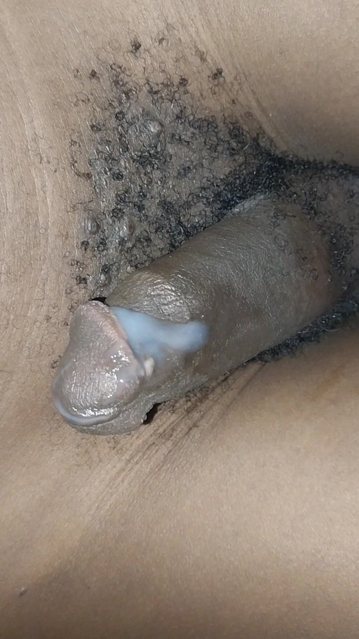LoVbRo1: Cur virgin și spermă groasă pe pula mea grasă