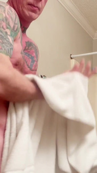 Muscle Twink Shower