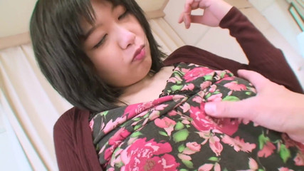 Asian Mature Climax: สาวเอเชียผมสั้นดูดควยแล้วเล่นของเล่น
