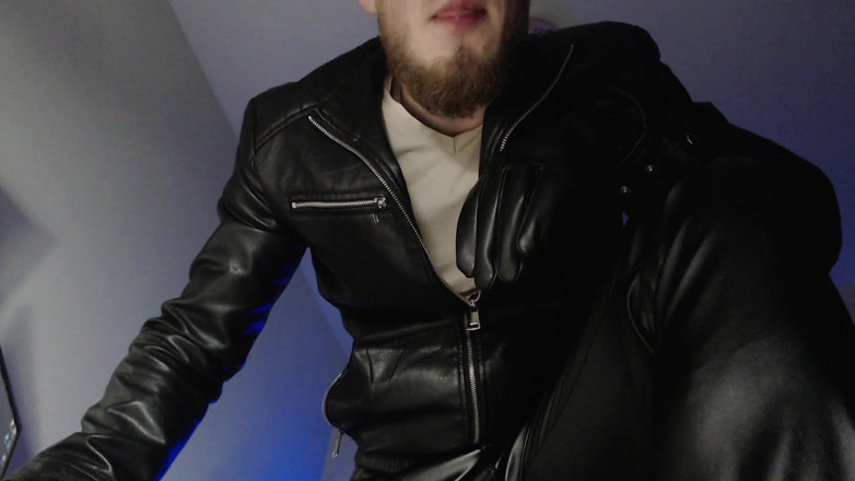 Hunky time: Plivat koženého pána