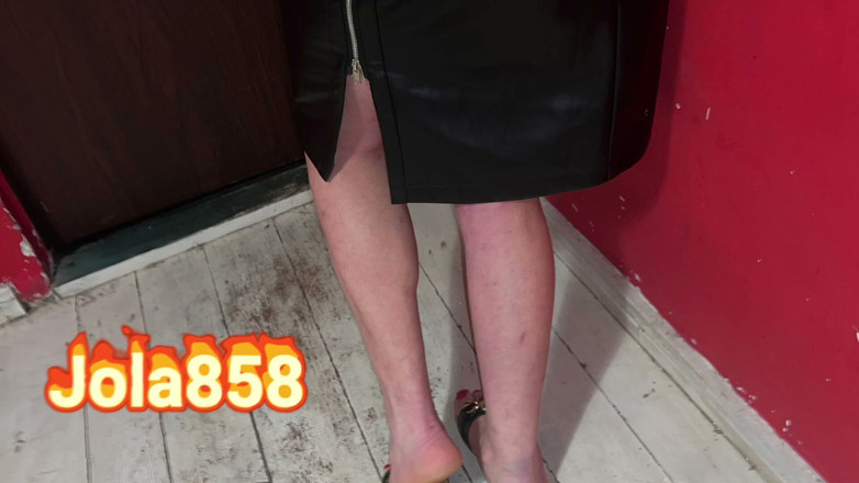 J12JOLA: Masturbatie en Joli's voeten