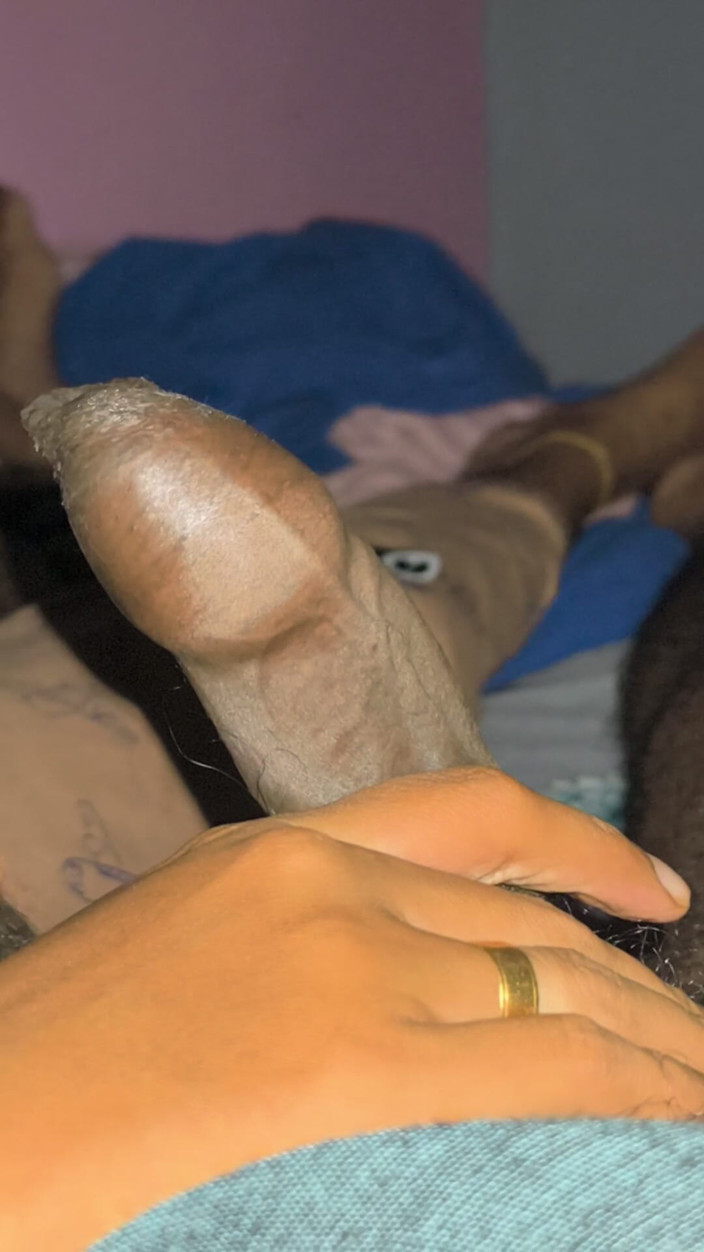 Pornstar vinz: ควยใหญ่เล่นเมียเล่นกับควยใหญ่พยายามน้ําแตก