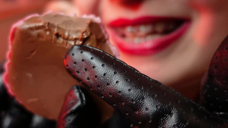 Arya Grander: Asmr Mukbang voedselfetisj eet video close-up met beugel