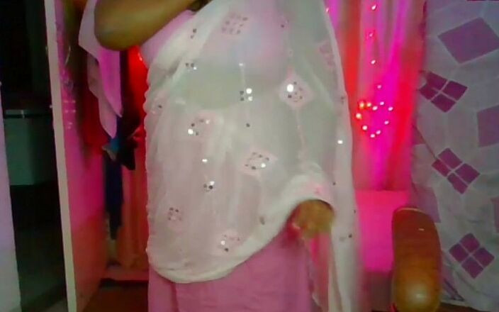 HotGirl21: Sexy desi dívka nahá kundička prstění prsa show v koupelně...