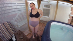 Littlevixen: Těhotná MILF se svléká nahá a dostane se do vany