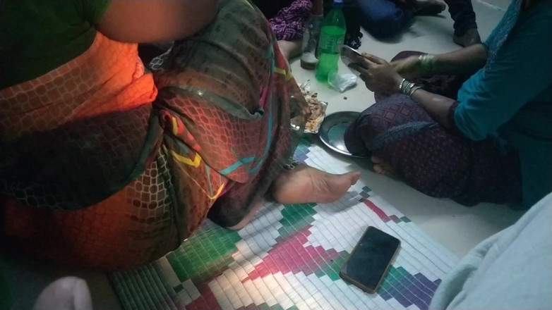 Benita sweety: Четыре тетушки горячо грязно разговаривают в моем доме