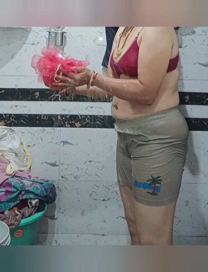 Priyahot77: El gran culo de Priya Bhabhi