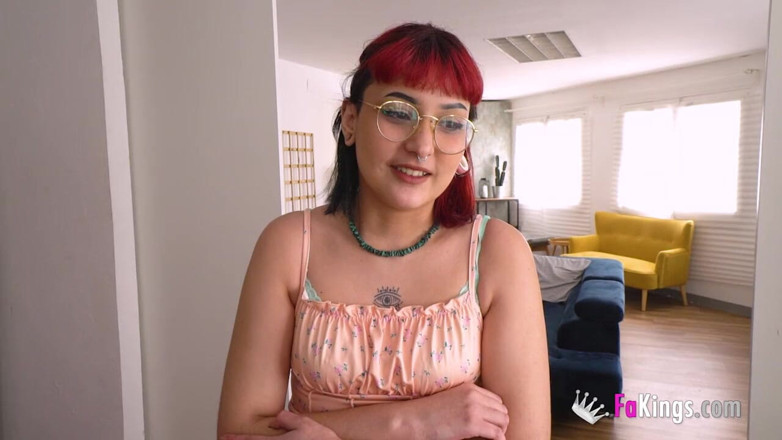 FAKings: La teenager esibizionista sa di aver visto tutto, ma non...