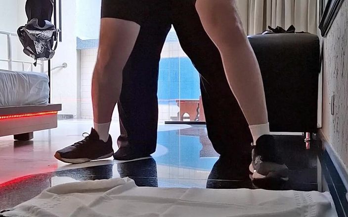 Combat and fetish: 大老板惩罚他的员工