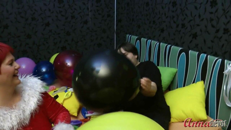 Anna Devot: Annadevot - Balloon games for two