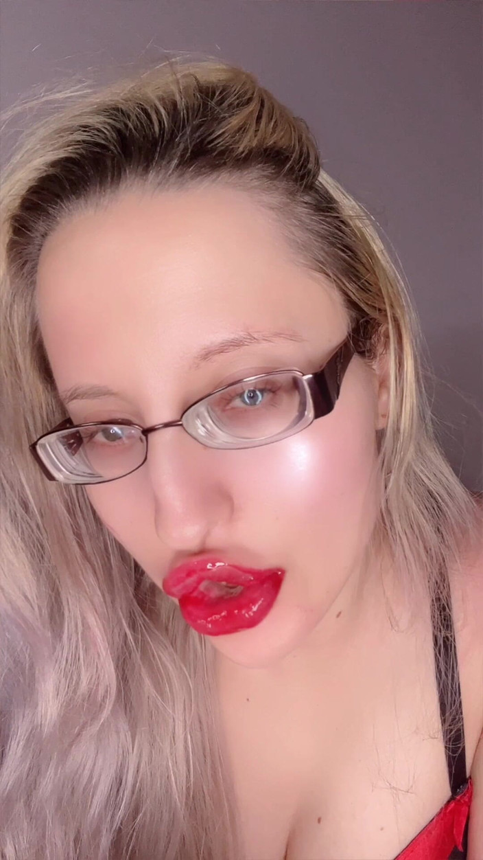 FinDom Goaldigger: 大红唇在你的鸡巴上