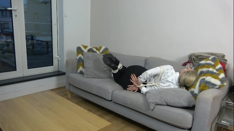 Latina Fetish: Lottie Lalay in: Sexy sekretářka stále potřebuje trénink! (480p)(sd)