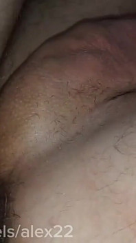 Milchige Femboy Sissy mit einem großen schwanz in einen schönen arsch gefickt.