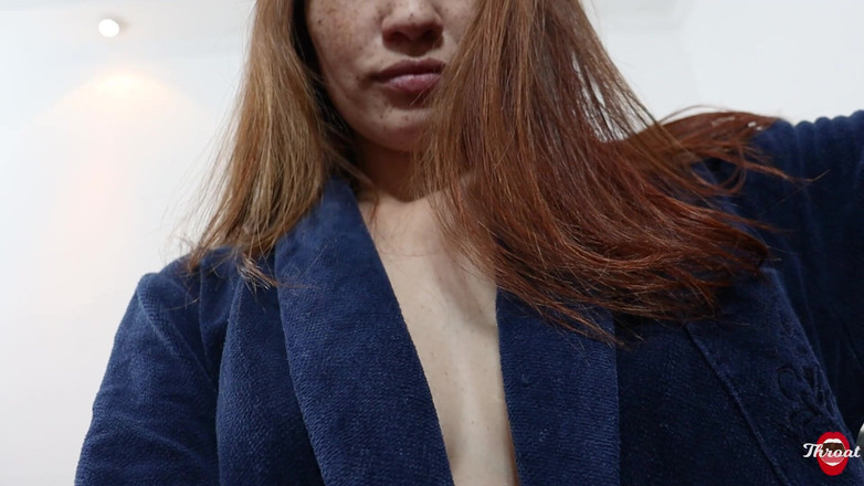 Lady Snow Brasil: Una felación y una masturbación de pies de una pelirroja...