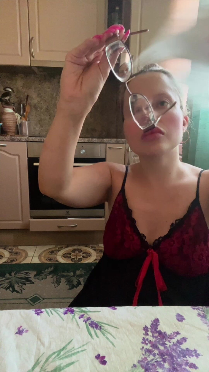 FinDom Goaldigger: Brillenputzen-Asmr