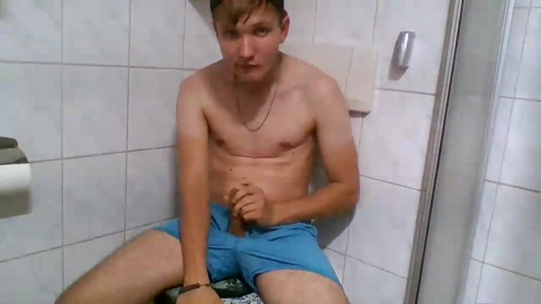 RomeoTyler: Chico twink tipo Bieber masturbándose