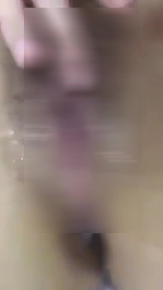 yellowsubmarine: कैमरे के सामने मास्टरबेटिंग