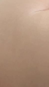 Ayah tiri bermain di kamar mandi denganku